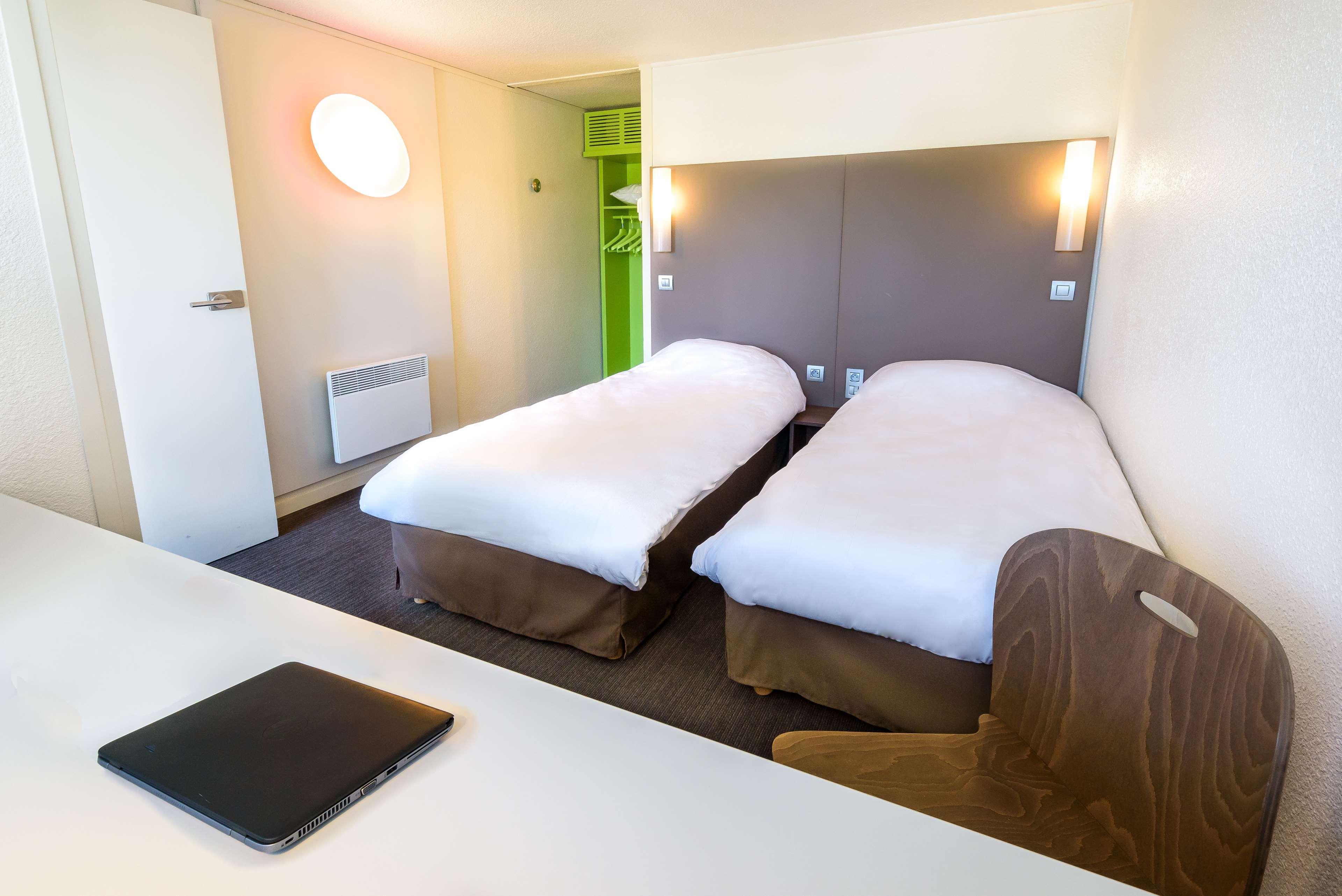 Campanile Toulouse Sesquieres Hotel Exterior photo