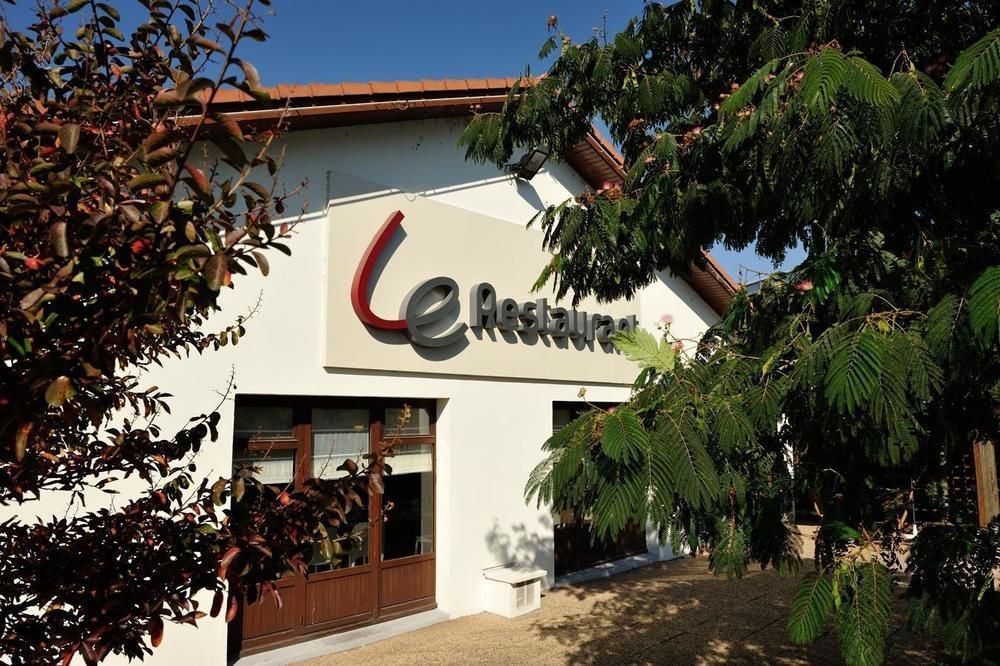 Campanile Toulouse Sesquieres Hotel Exterior photo
